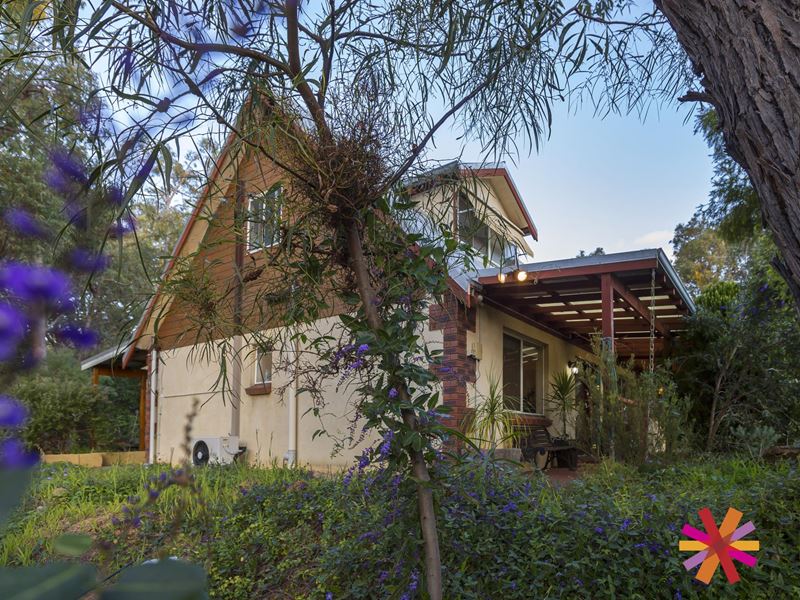 13 Casino  Road, Glen Forrest