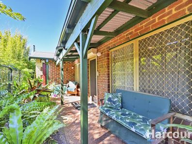 4 Larissa Court, Ballajura WA 6066