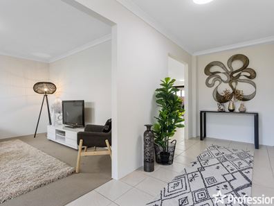 2 Pilkington Street, Canning Vale WA 6155