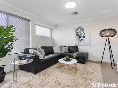 2 Pilkington Street, Canning Vale WA 6155