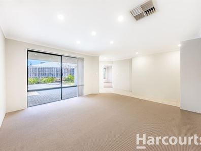 22 Honeymyrtle Grange, Halls Head WA 6210