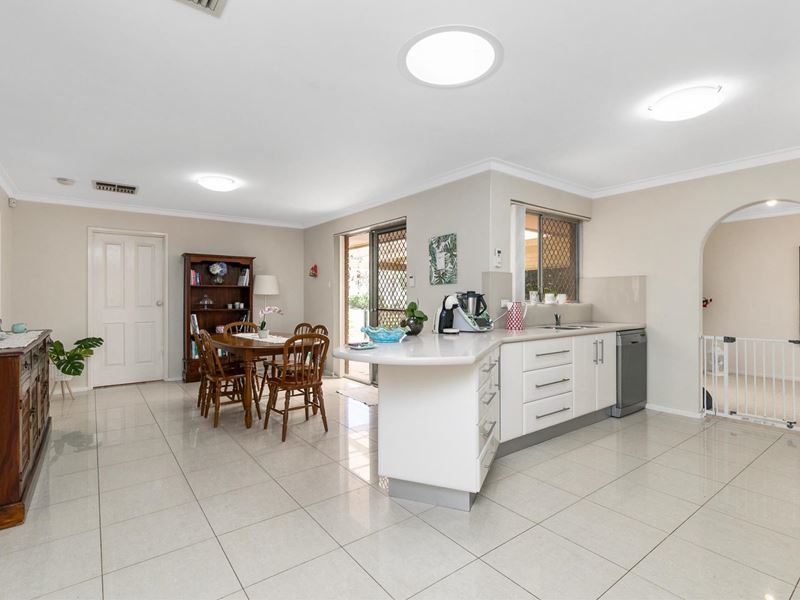 15 Kanangra Crescent, Greenwood