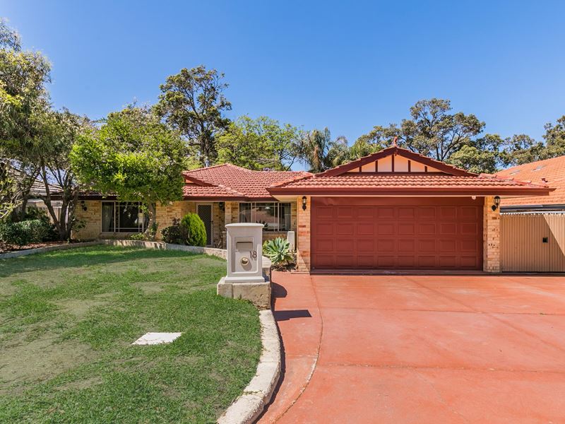 18 Fairmount Close, Bibra Lake WA 6163