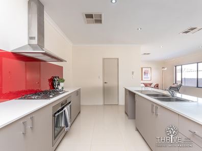 26 Petrona Crescent, Piara Waters WA 6112