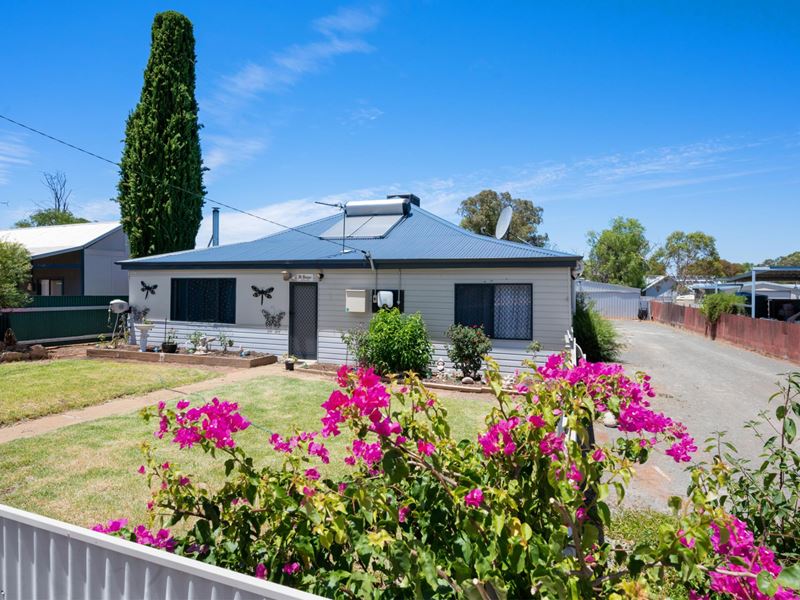 79 Lindsay Street, Coolgardie