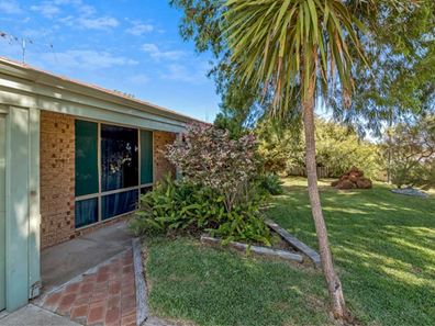 18 Barnes  Street, Rockingham WA 6168