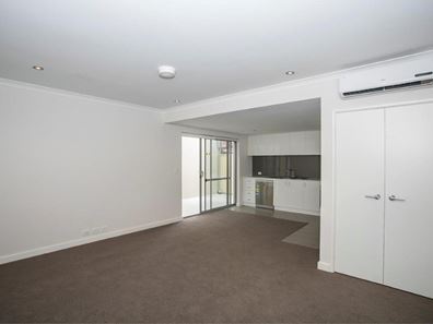 2/7 Roberts Road, Lathlain WA 6100