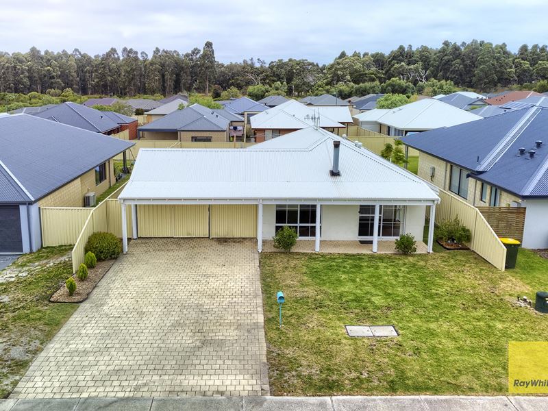 84 Radiata Drive, Mckail