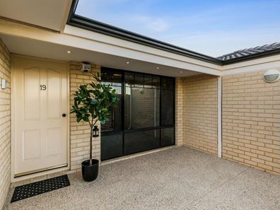 19 Champion Drive, Bertram WA 6167