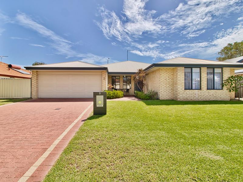 5 Otago Pass, Meadow Springs