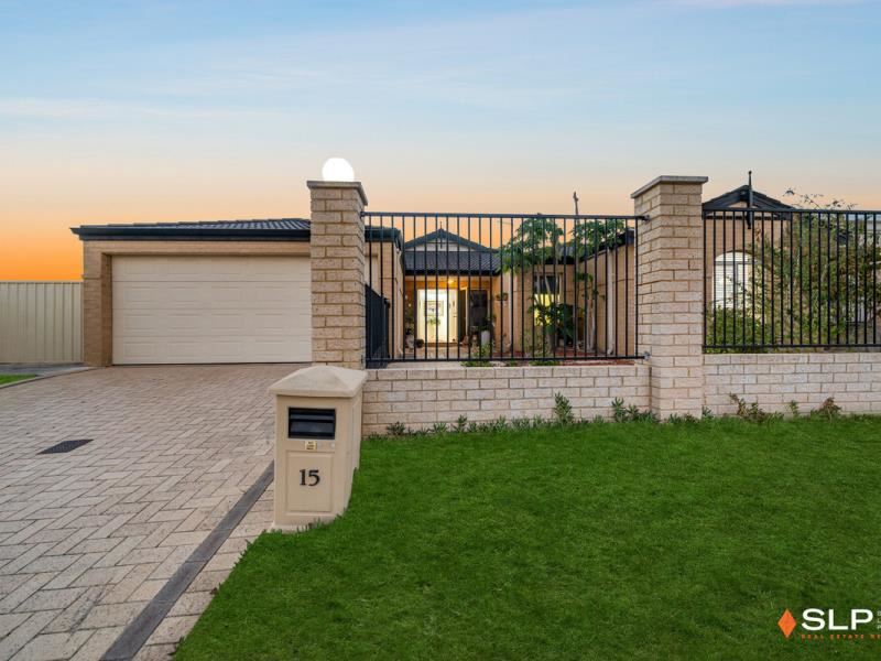 15 Westwood Meander, Carramar