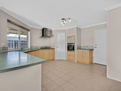 7 Aldenham Heights, Halls Head WA 6210