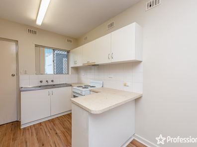 2/121 Gregory Street, Beachlands WA 6530