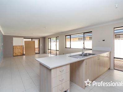 8 Amaranthus Road, Seville Grove WA 6112