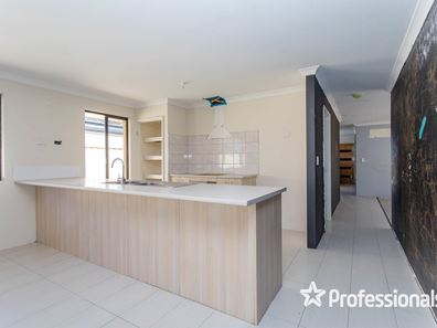 8 Amaranthus Road, Seville Grove WA 6112