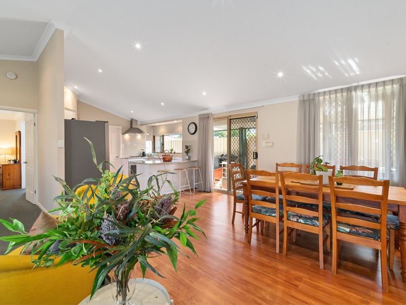 14 Reynolds Rd, Forrestfield