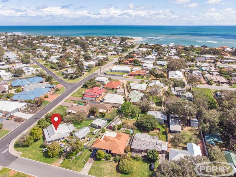 30 Mercedes Avenue, Falcon