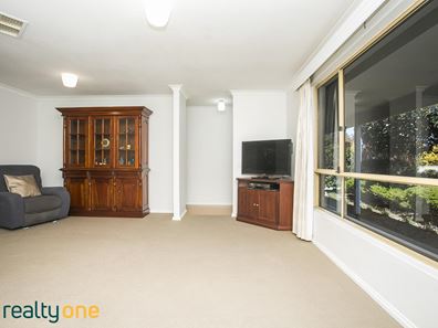 7 Sumreal Close, Swan View WA 6056