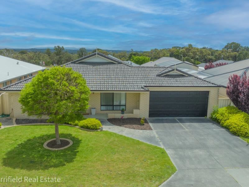 14 Albatross Drive, Bayonet Head