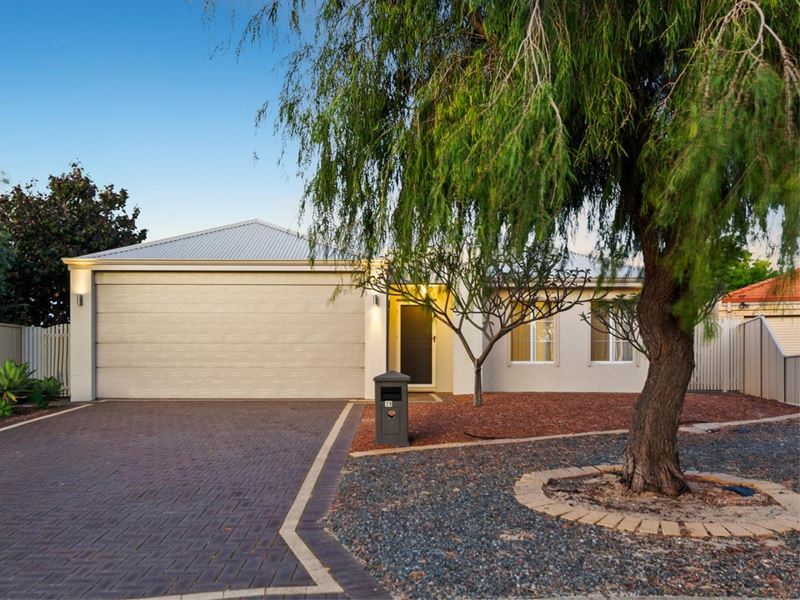 39 Camargue Green, Secret Harbour