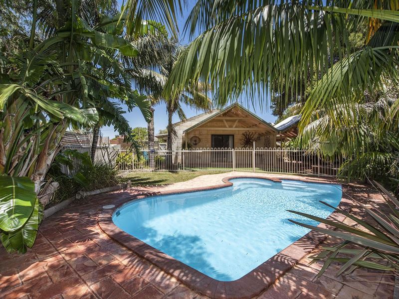 4 Herlihy Way, Warnbro WA 6169