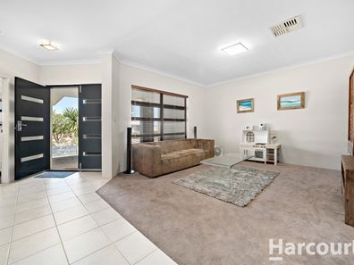 21 Senecio Way, Halls Head WA 6210