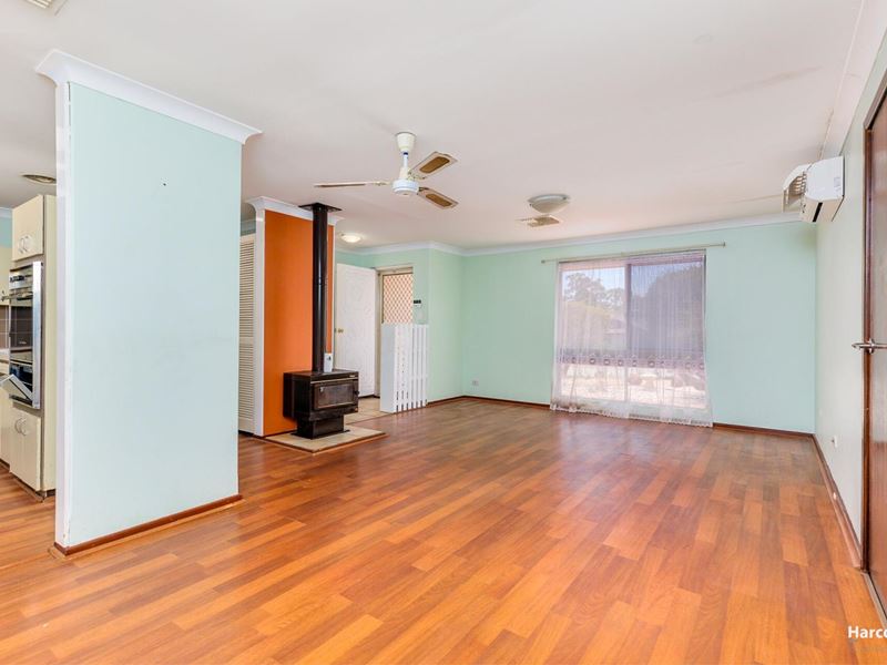 4 Meyer Close, Kelmscott