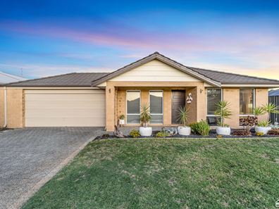 15 Huggins Road, Byford WA 6122