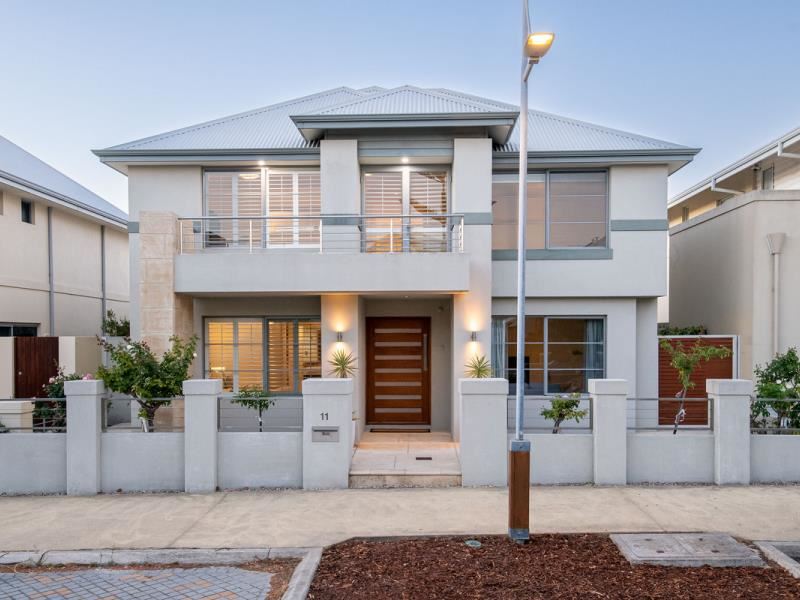 11 Tenerife Boulevard, Hillarys