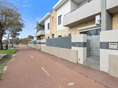 2/99 Bordeaux Lane, Ellenbrook WA 6069