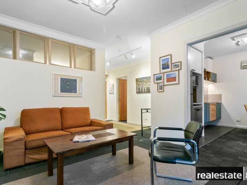 2/11 Regal Place, East Perth