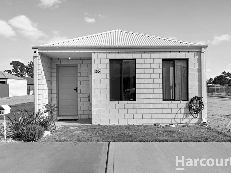 33 Fairchild Street, Lakelands