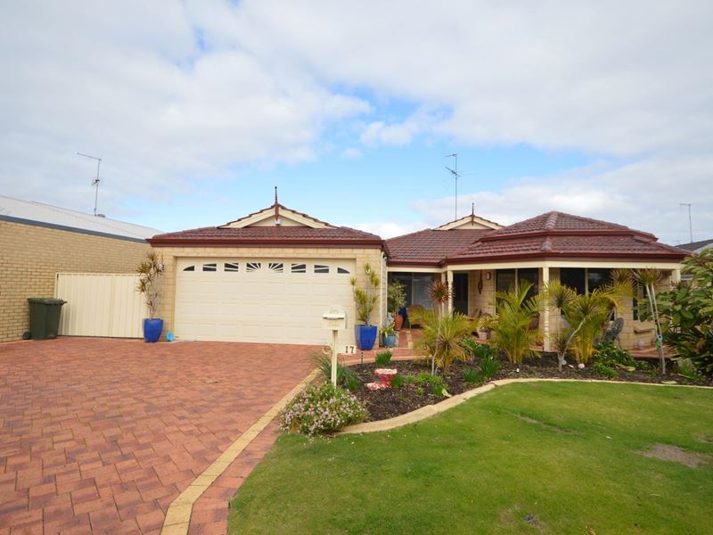 17 Catalpa Place, Falcon
