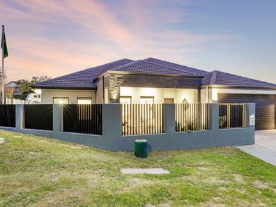 2 Dundee Court, Duncraig WA 6023