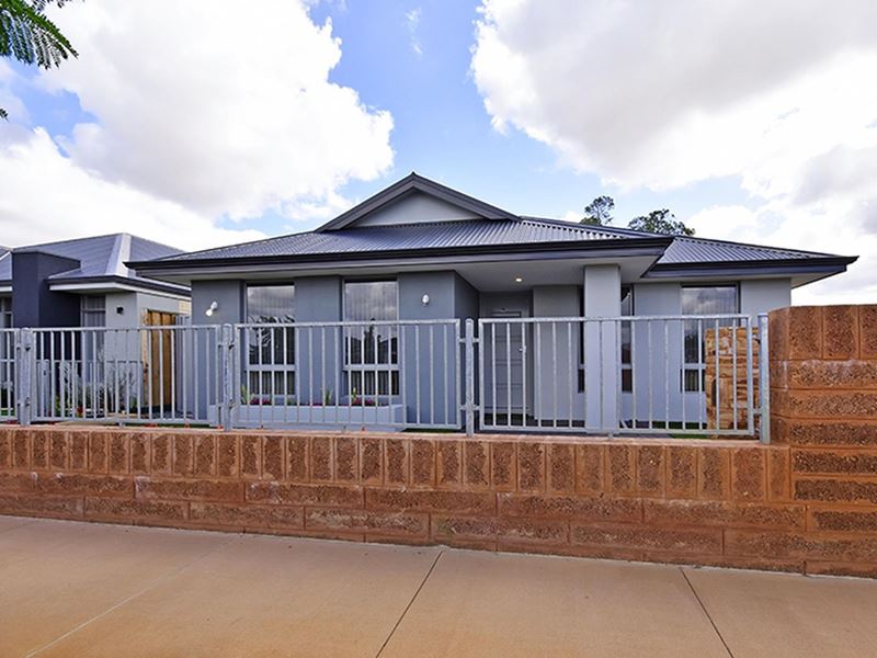 10 Hoffman Cove, The Vines
