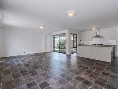 21 Babiana Link, Piara Waters WA 6112