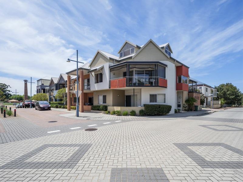 2/3 Marina Drive, Ascot