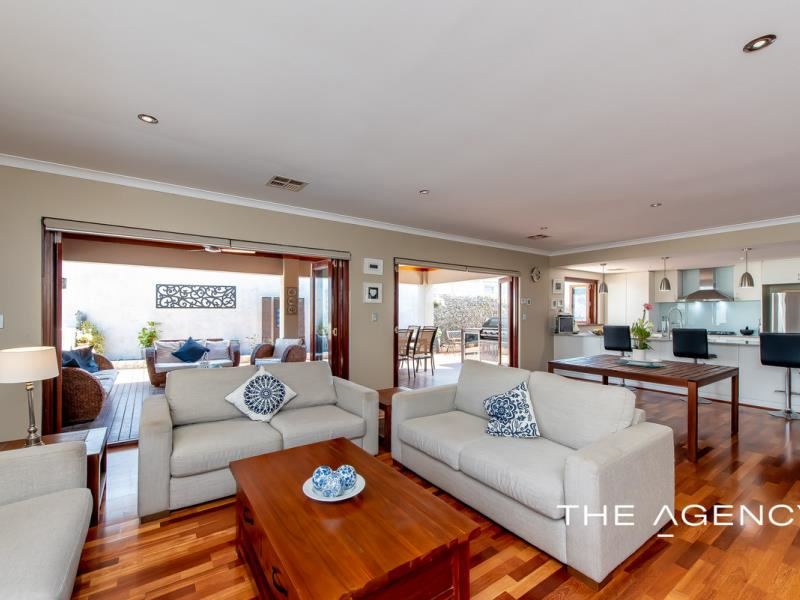 68 New England Drive, Hillarys