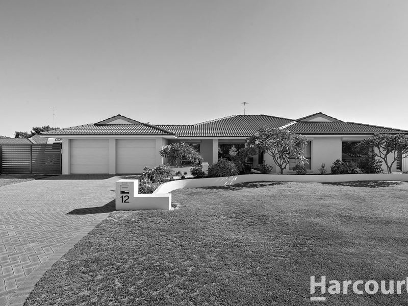 12 Bucentaur Place, Halls Head WA 6210