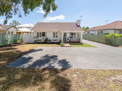 13 Westlake Street, Wilson WA 6107