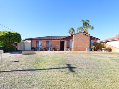 4 Barron Court, Rockingham WA 6168