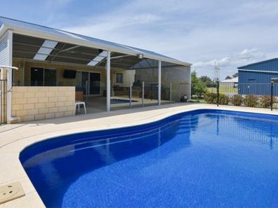 4 Elwood Loop, Oakford WA 6121