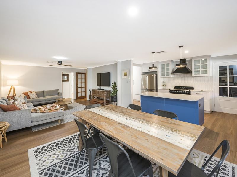 12 Octagon Gardens, Aveley