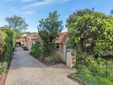 2/83 Dover Road, Scarborough WA 6019