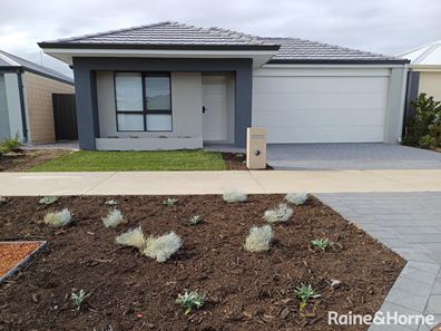 83 Serpentine Drive, South Guildford WA 6055