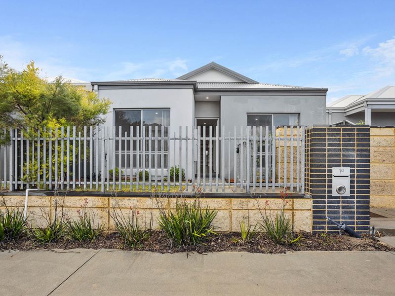 10 Chambered Way, Jindalee WA 6036