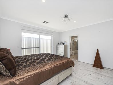 4 Vista Parade, Ballajura WA 6066