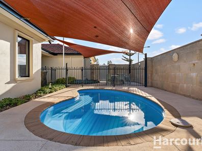 5 Discovery Cove, Halls Head WA 6210