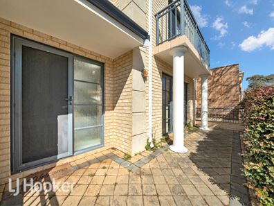 Main Hou/14 The Embankment, Joondalup WA 6027