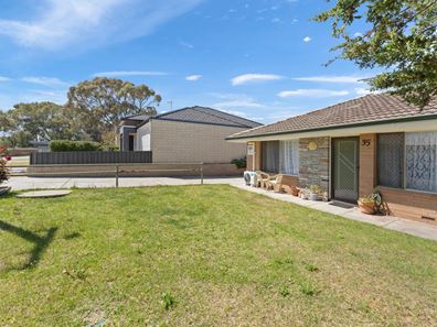 4/35 Seaforth Road, Shoalwater WA 6169